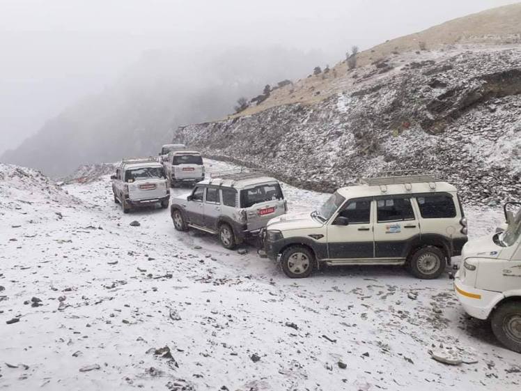 Kalinchowk Snow tour Package by the Kalinchowk Darshan tour agency. 